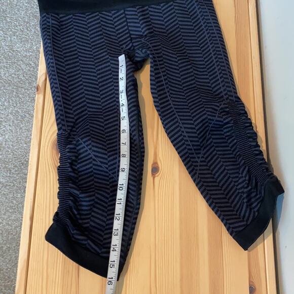 Lululemon In The Flow printed herringbone Crop Legging - Picture 12 of 12